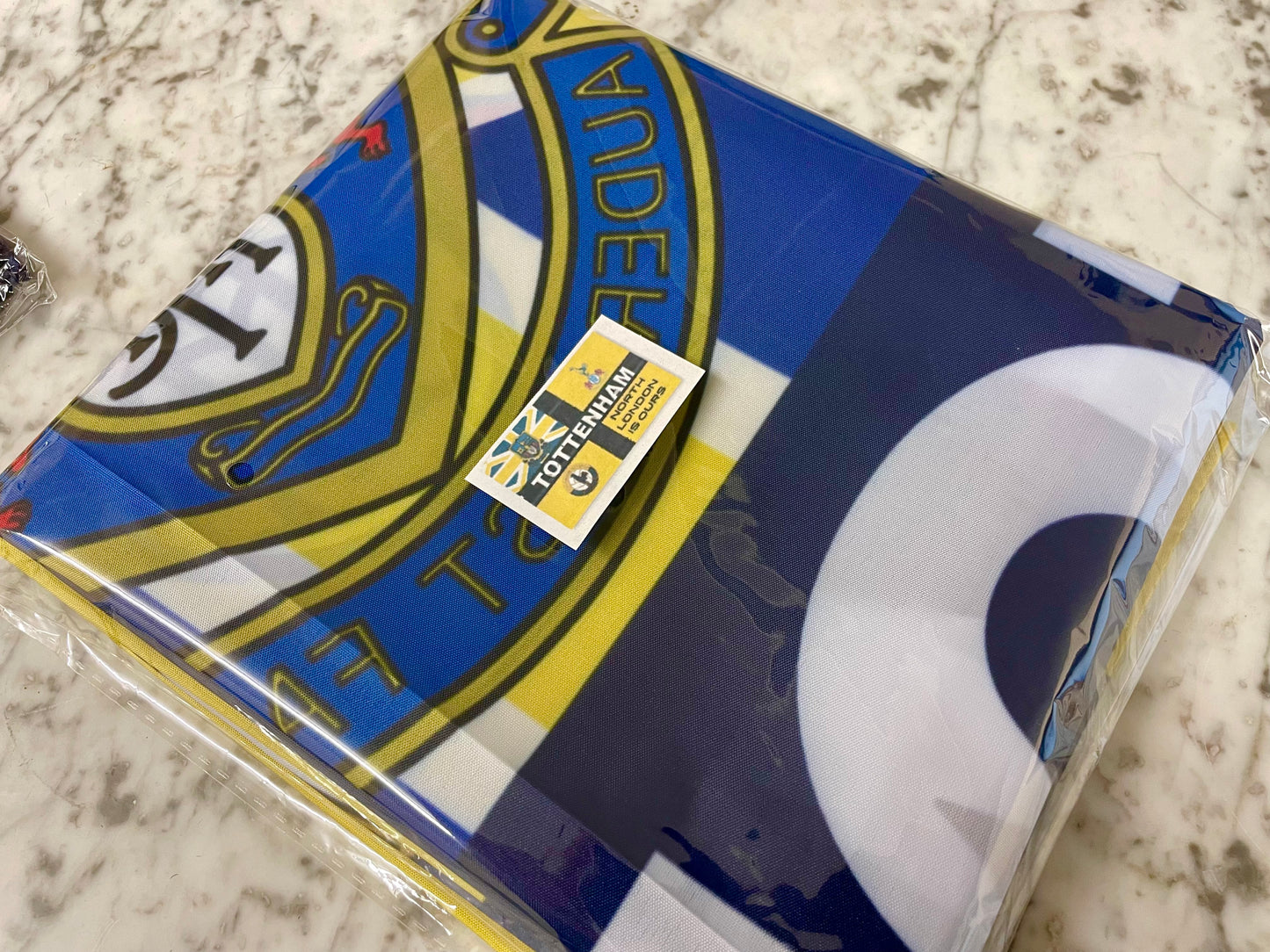 TOTTENHAM - NORTH LONDON IS OURS FLAG - YELLOW (TOT01)