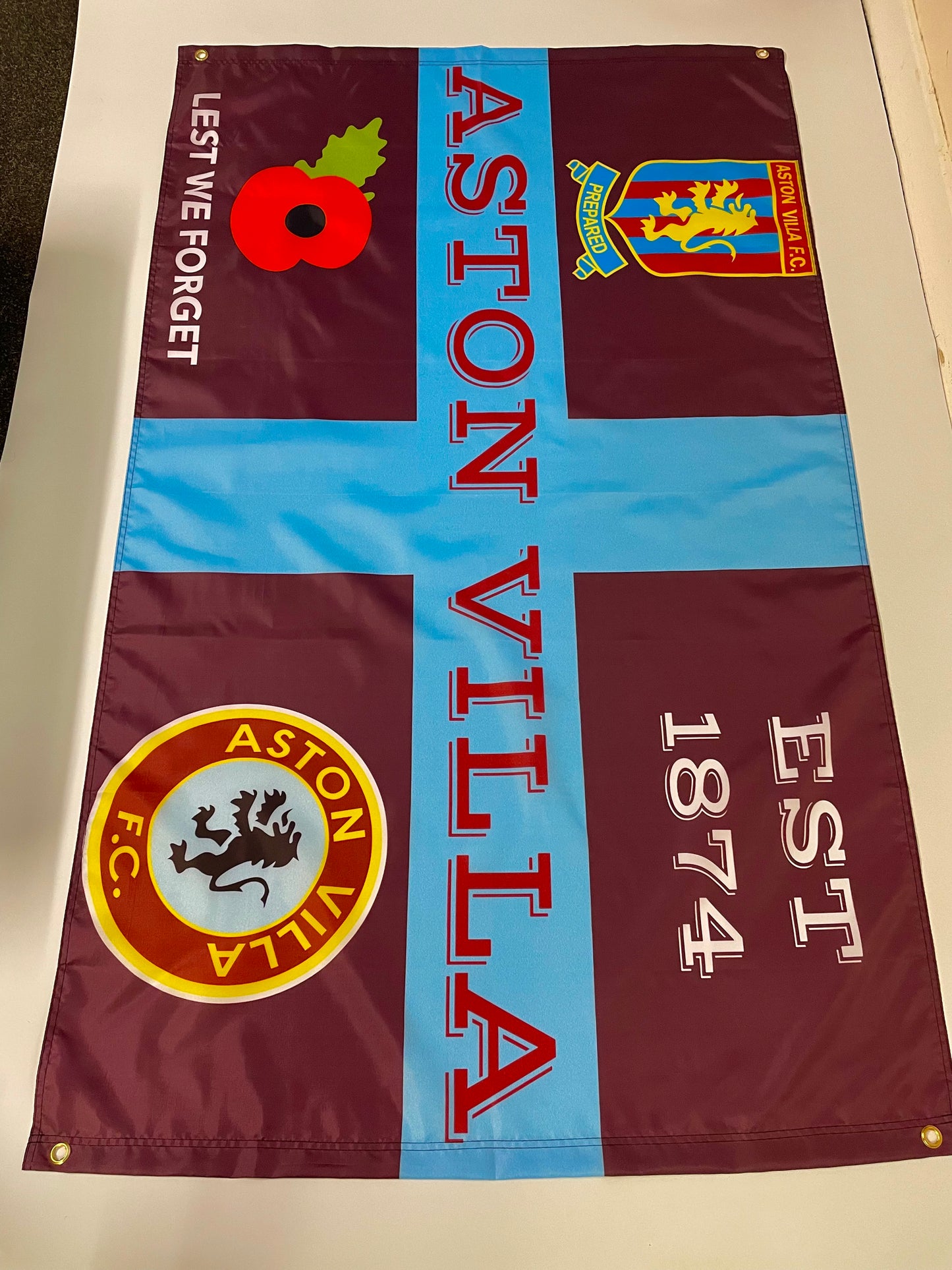 VILLA - 'RETRO VILLA BADGE ST GEORGE' FLAG CLARET (VIL10)