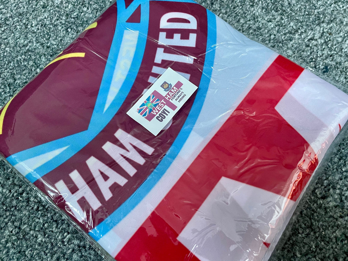 WEST HAM - 'FORTUNE'S ALWAYS HIDING' FLAG (WES26)