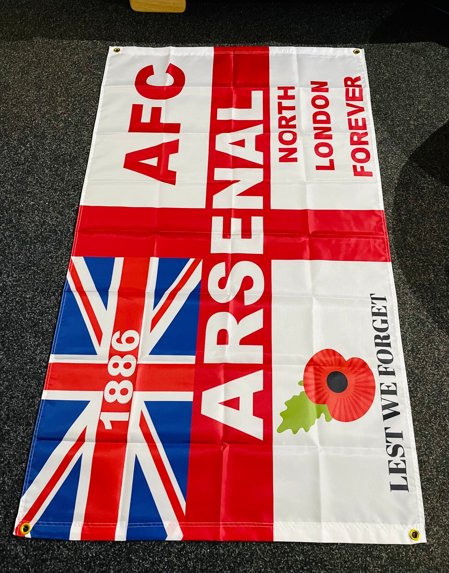 ARSENAL - 'NORTH LONDON POPPY' FLAG (AR06)
