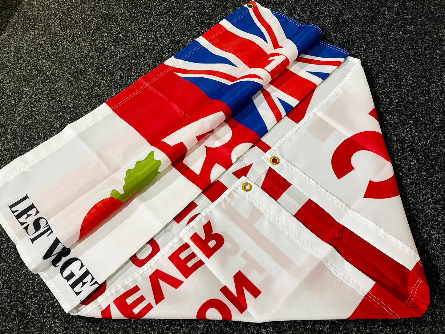ARSENAL - 'NORTH LONDON POPPY' FLAG (AR06)