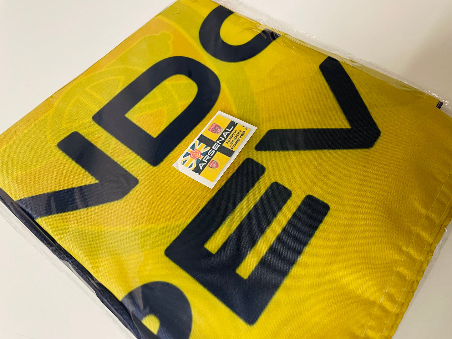 ARSENAL - 'CLASSIC NORTH LONDON' YELLOW FLAG (AR13)