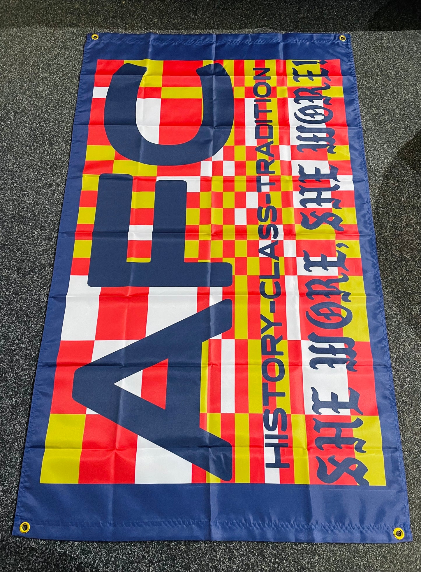 ARSENAL - 'HISTORY CLASS TRADITION' FLAG (AR01)