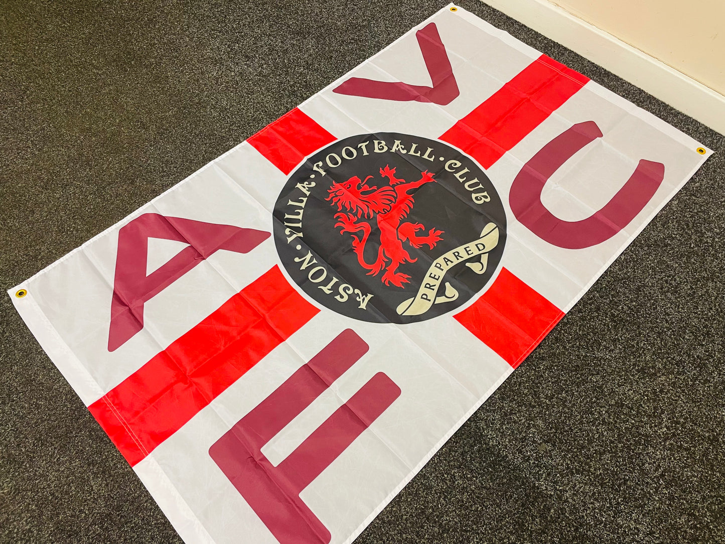 VILLA - 'RETRO VILLA BADGE ST GEORGE' FLAG (VIL06)