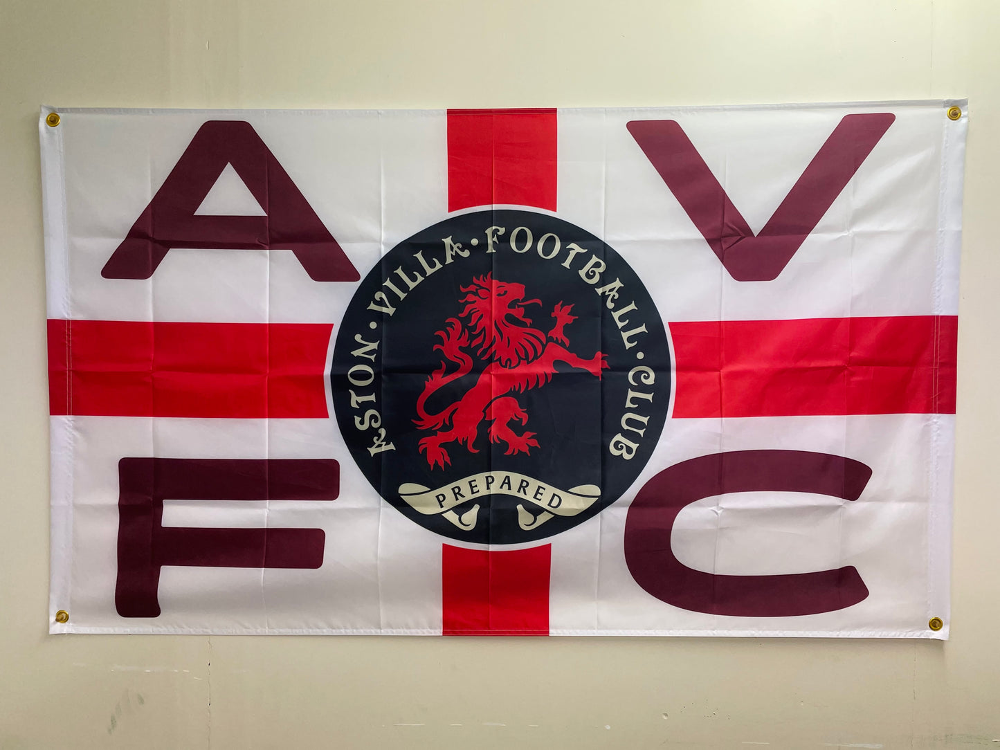 VILLA - 'RETRO VILLA BADGE ST GEORGE' FLAG (VIL06)