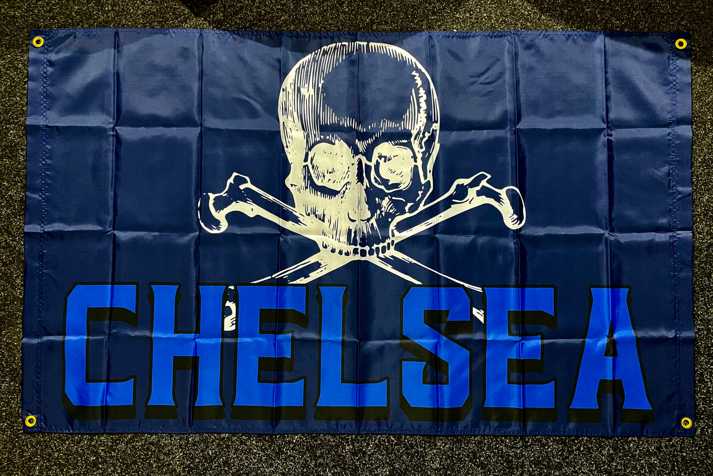 CHELSEA - OLD SCHOOL CROSSBONES FLAG (CHEL03)