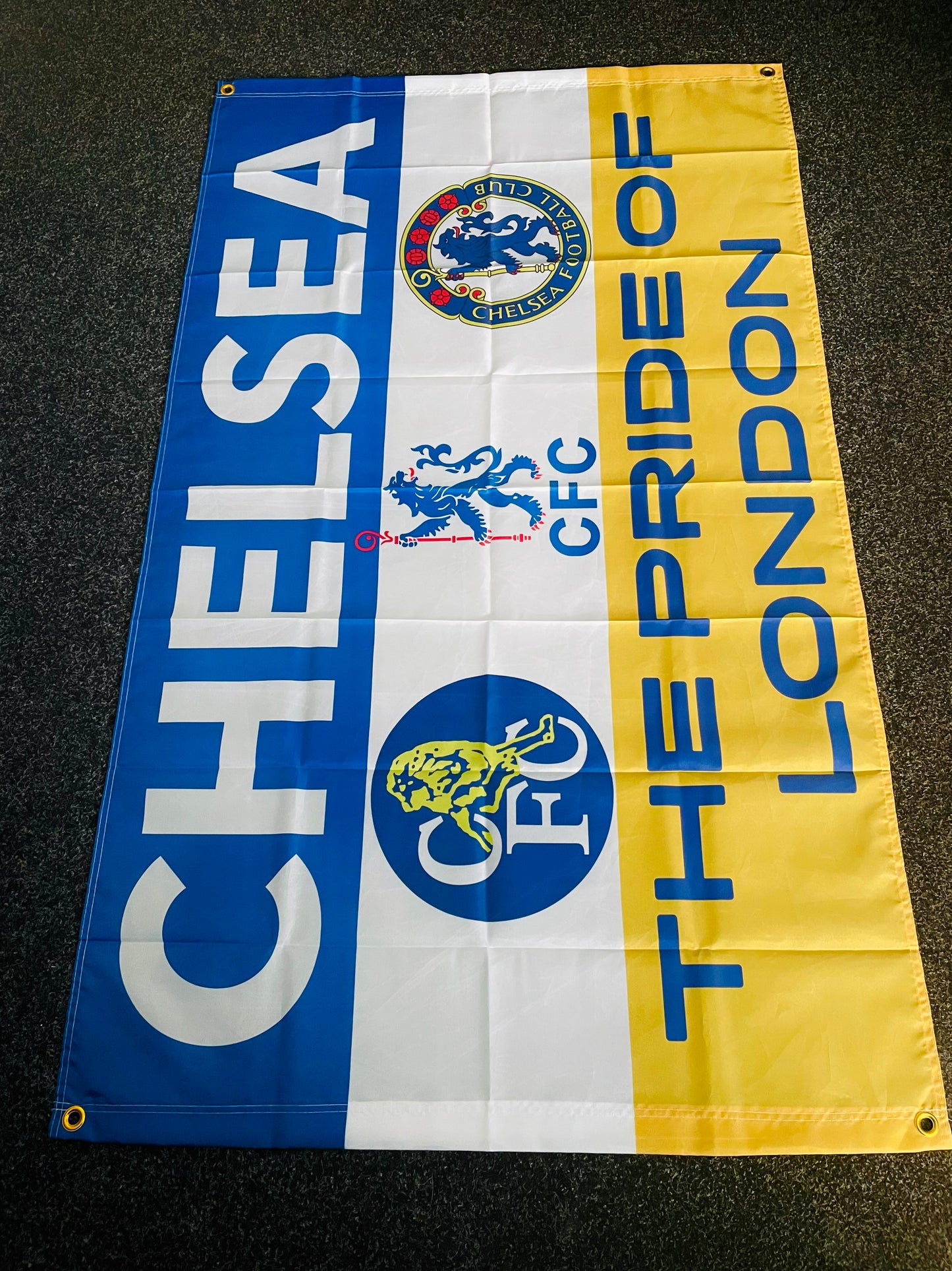 CHELSEA - RETRO BADGES PRIDE OF LONDON FLAG (CHEL18)