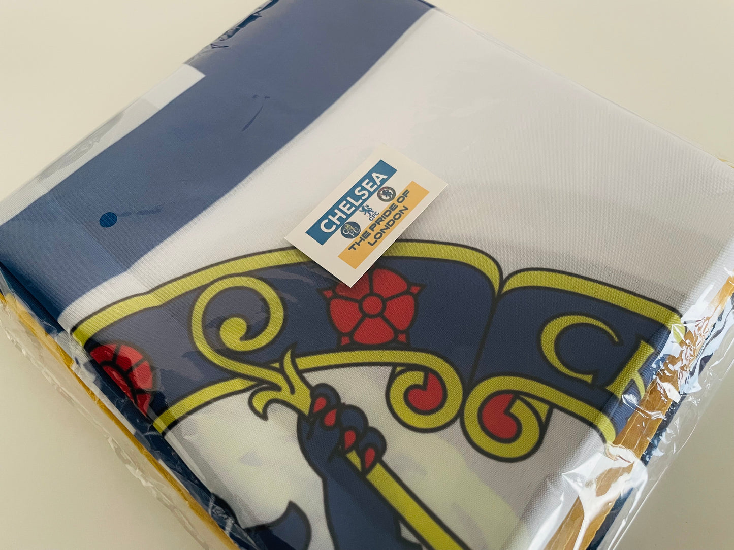 CHELSEA - RETRO BADGES PRIDE OF LONDON FLAG (CHEL18)