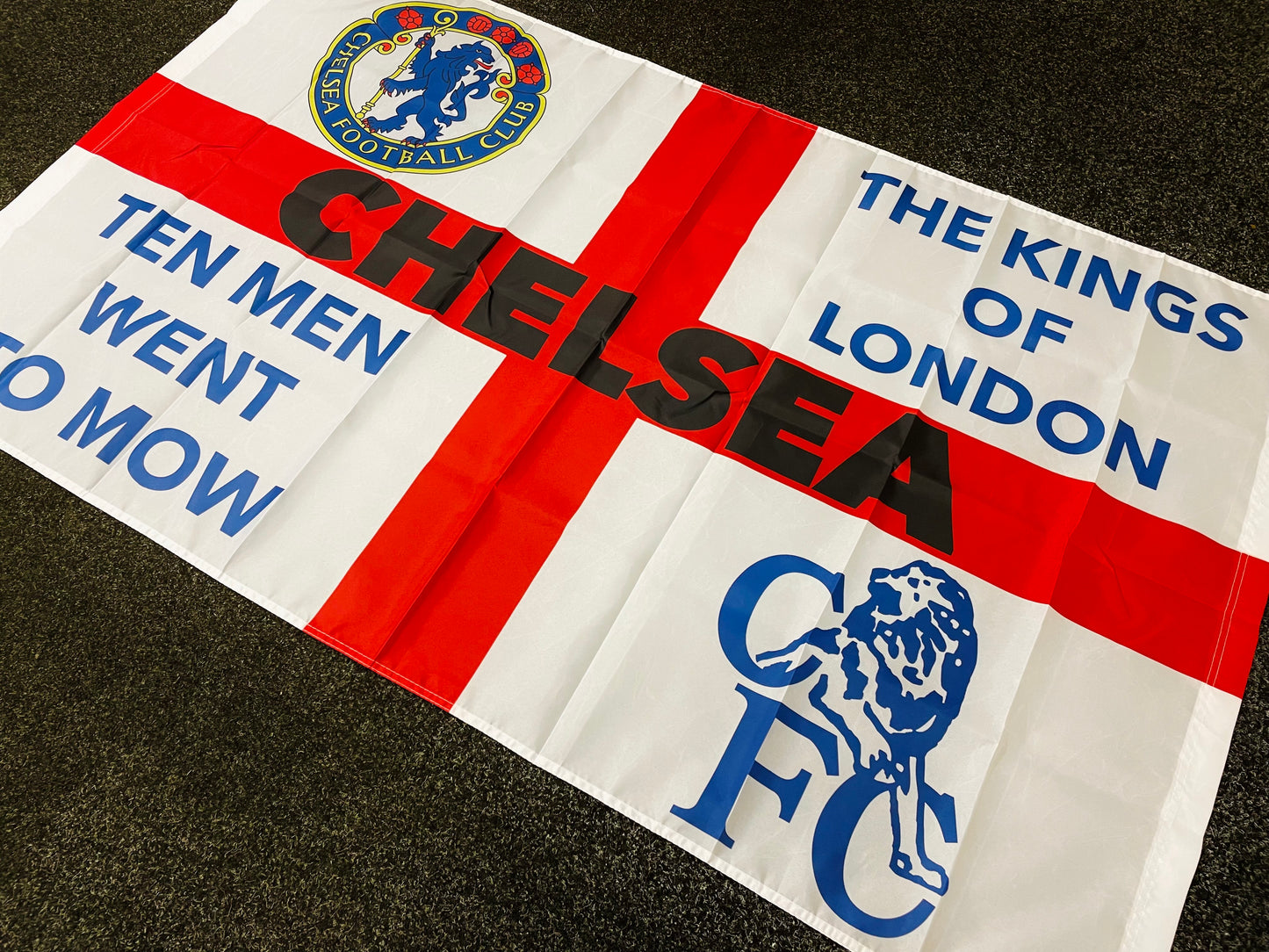 CHELSEA - TEN MEN WENT TO MOW ST GEORGE FLAG (CHEL15)