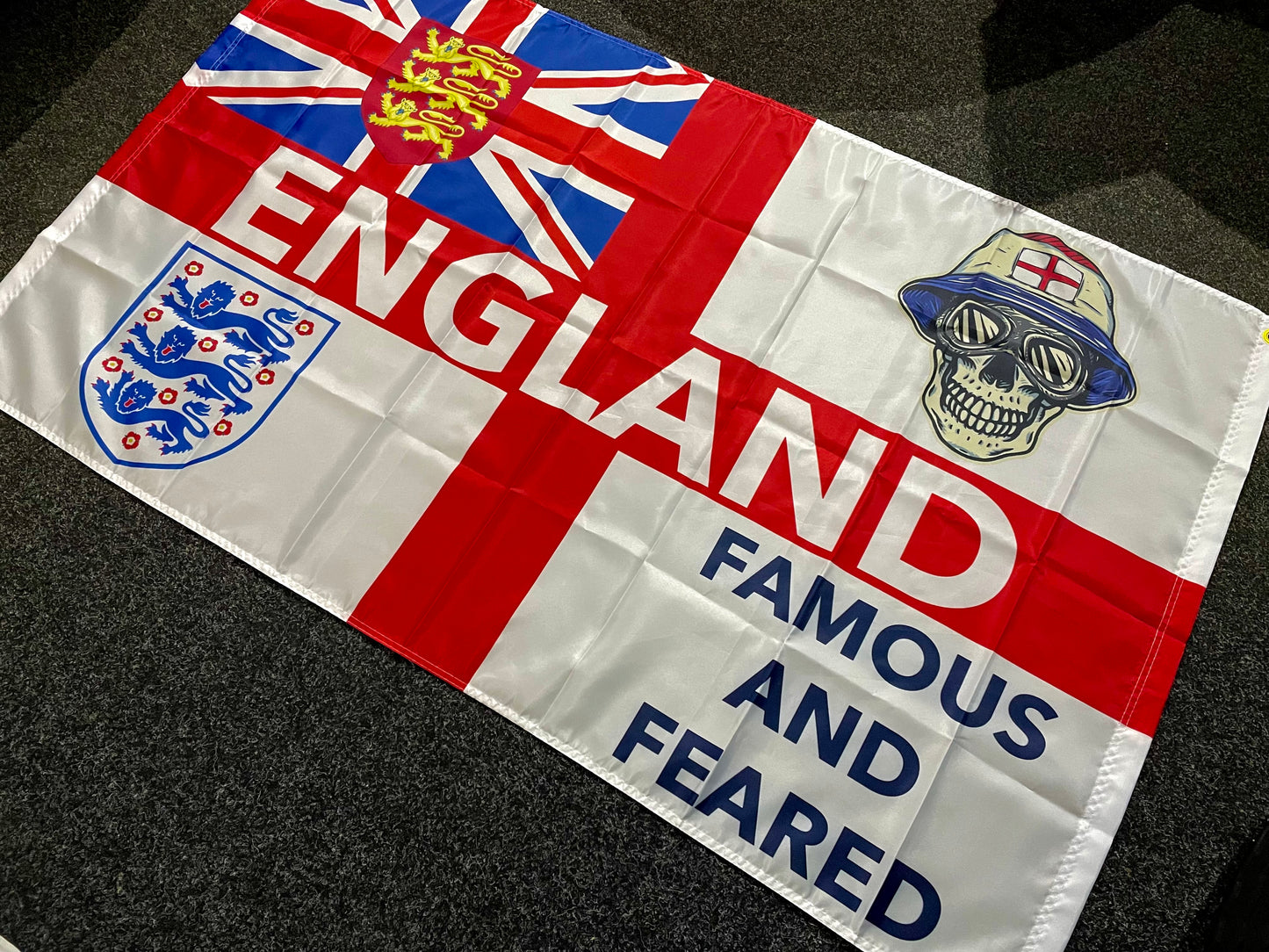ENGLAND - FAMOUS AND FEARED FLAG (ENG06)
