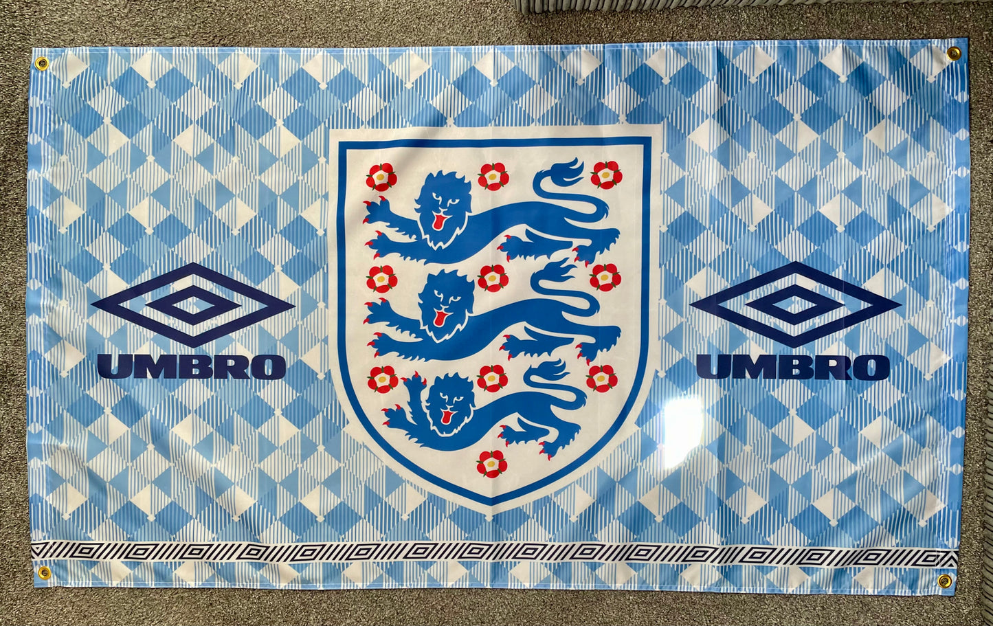 ENGLAND - ITALIA '90 KIT FLAG (ENG17)