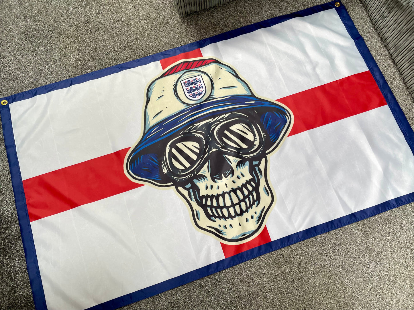 ENGLAND - ST GEORGE 3 LIONS MIG FLAG (ENG34)
