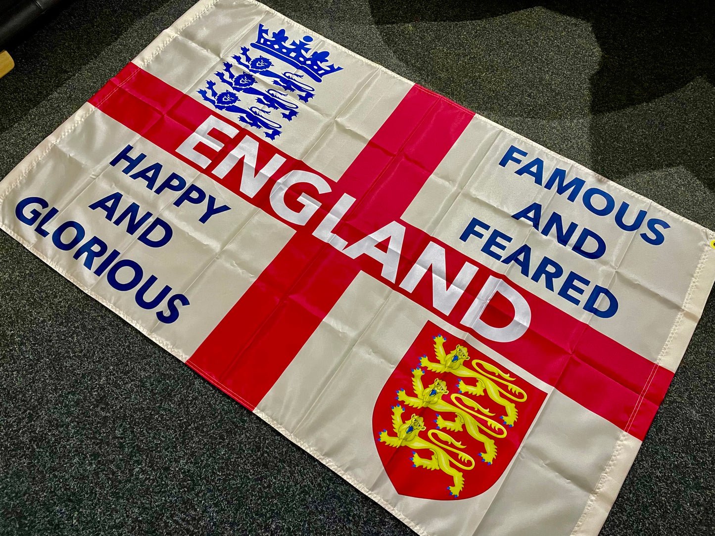 ENGLAND - VINTAGE STYLE 'FAMOUS AND FEARED' ST GEORGE CROSS FLAG (ENG08)