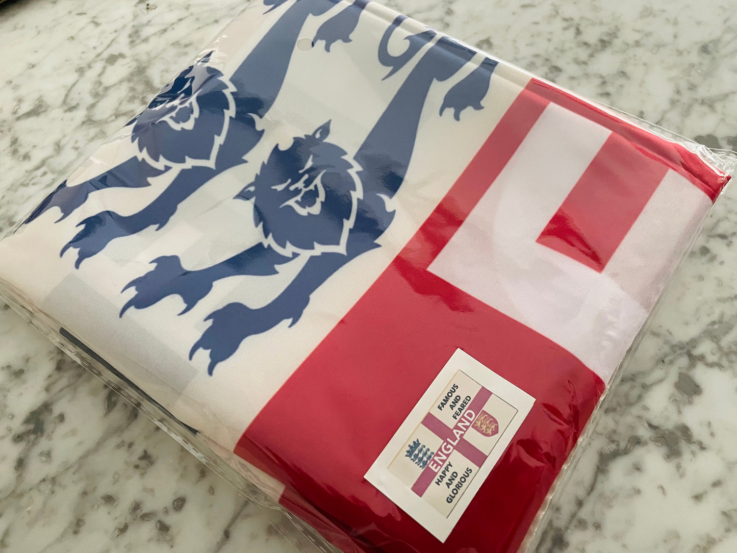 ENGLAND - VINTAGE STYLE 'FAMOUS AND FEARED' ST GEORGE CROSS FLAG (ENG08)