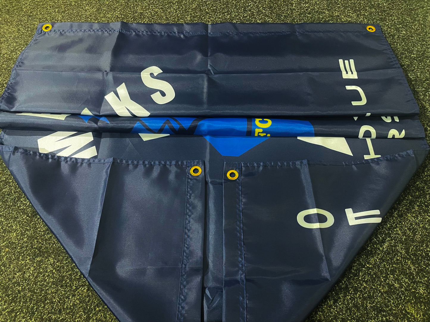 EVERTON - BANKS OF THE ROYAL BLUE MERSEY FLAG EV15