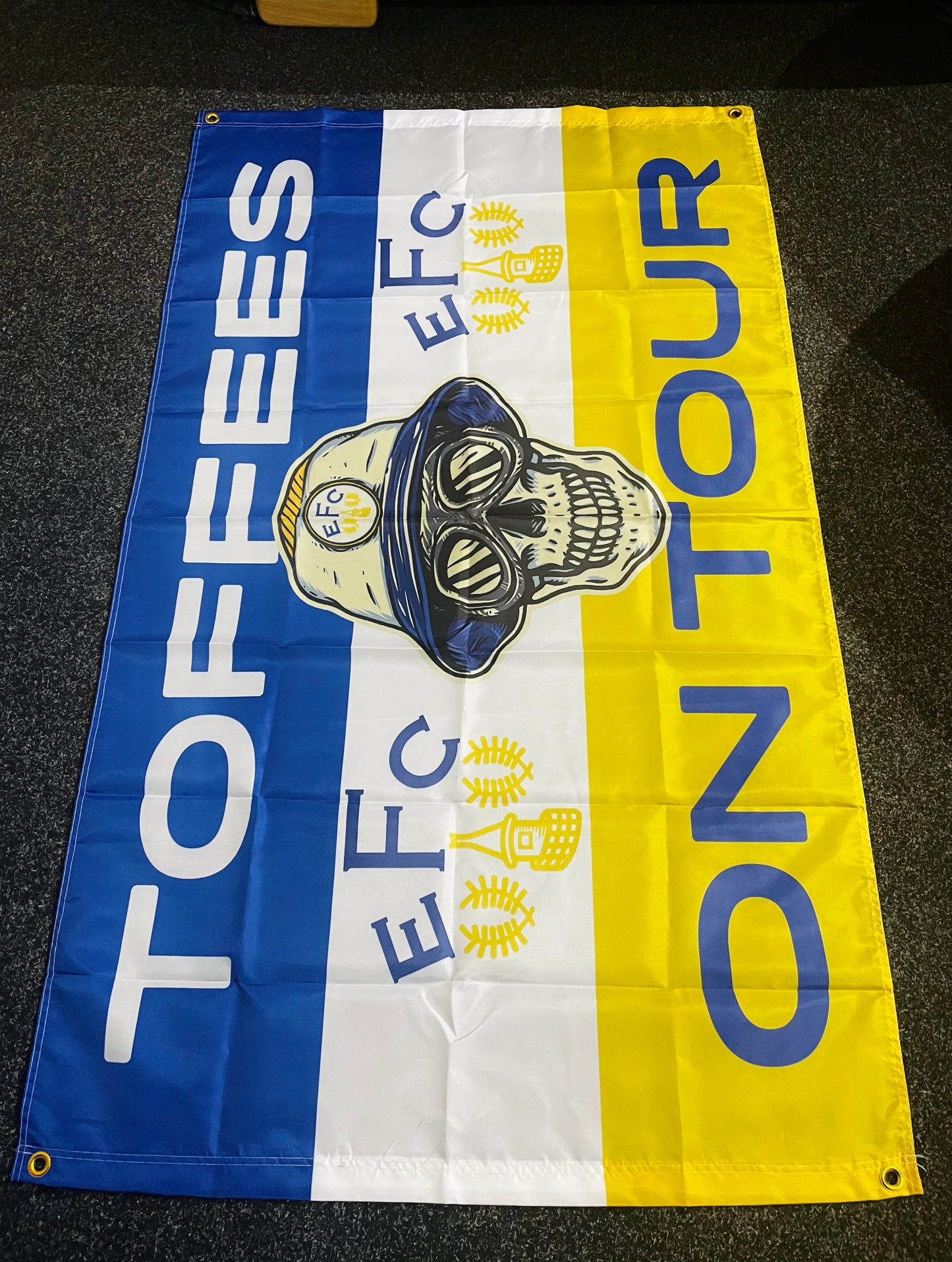 EVERTON - TOFFEES ON TOUR FLAG EV06