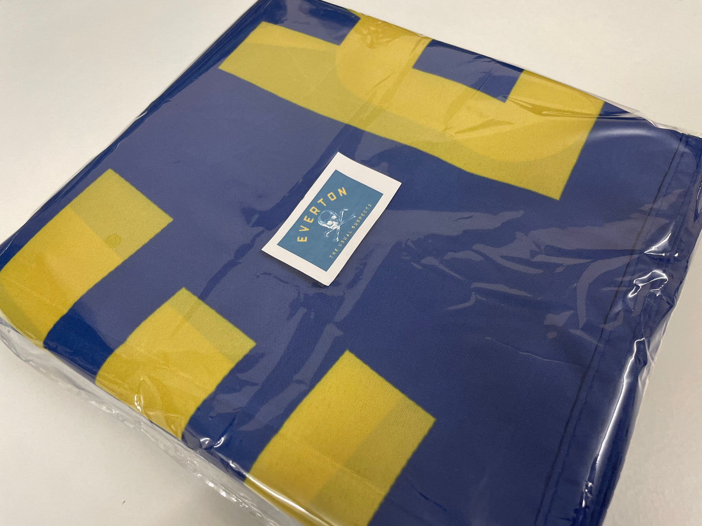 EVERTON - USUAL SUSPECTS FLAG (BLUE) EV11