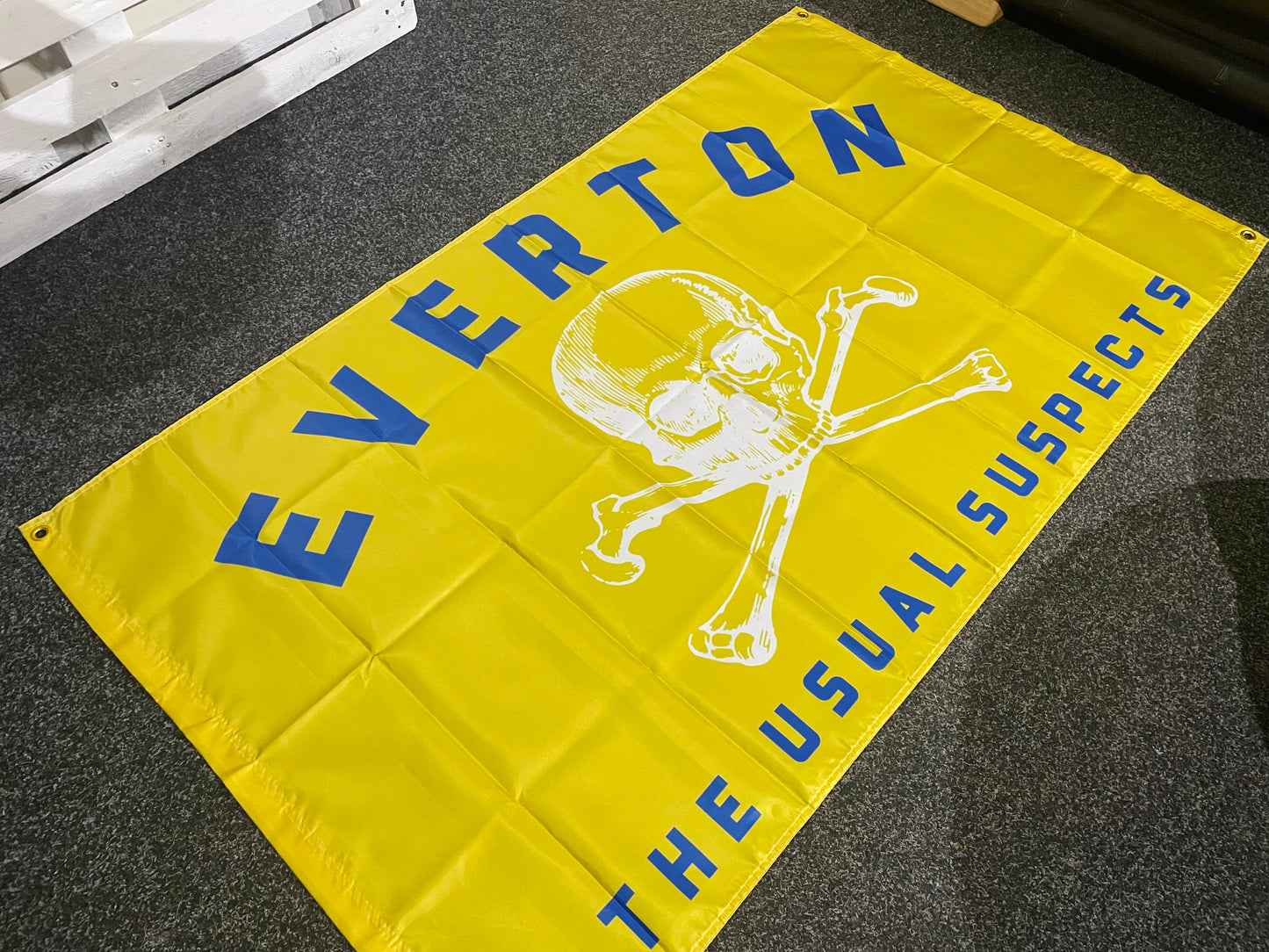 EVERTON - USUAL SUSPECTS FLAG (YELLOW) EV12