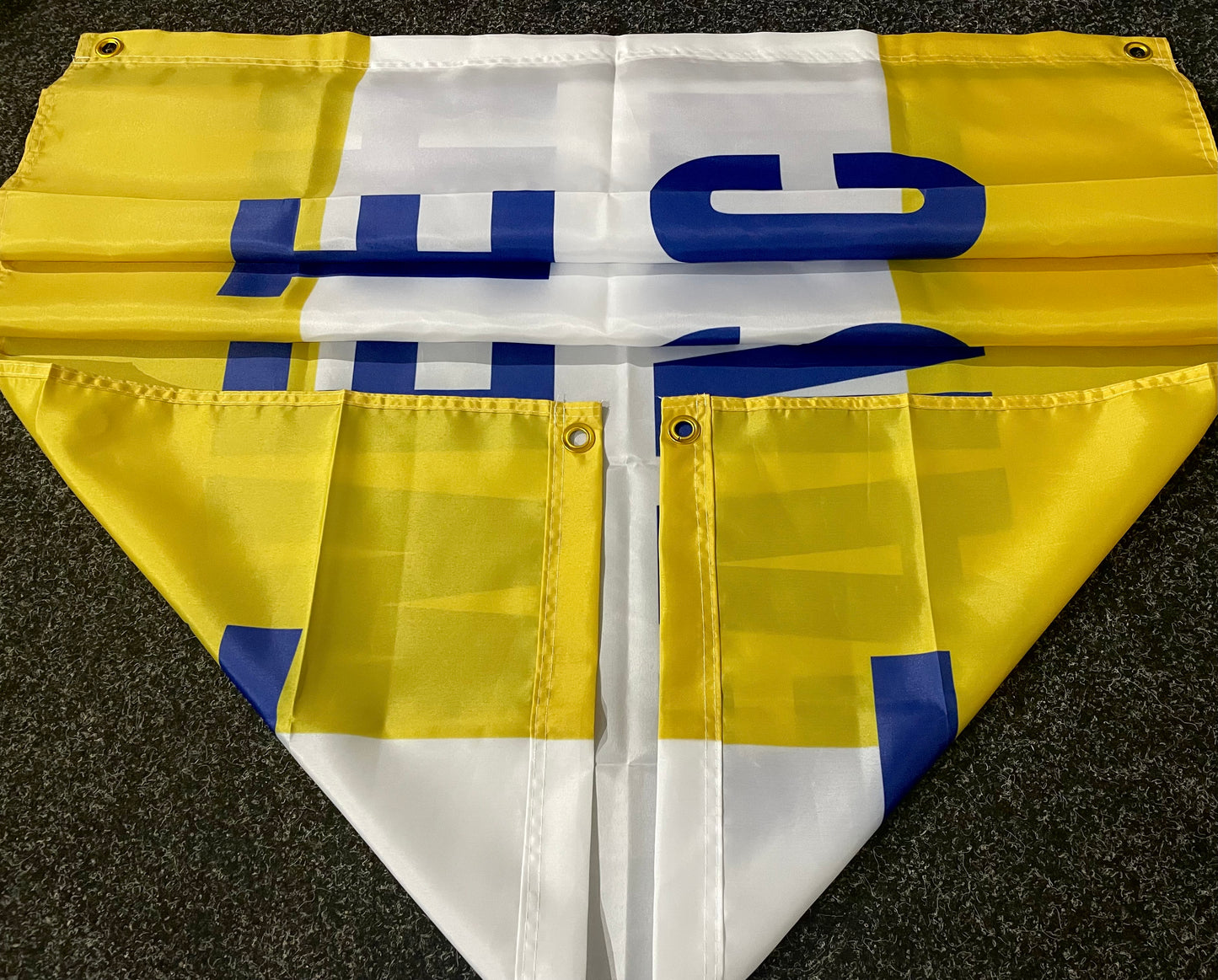 EVERTON - WE ARE THE FAMOUS EFC FLAG EV07