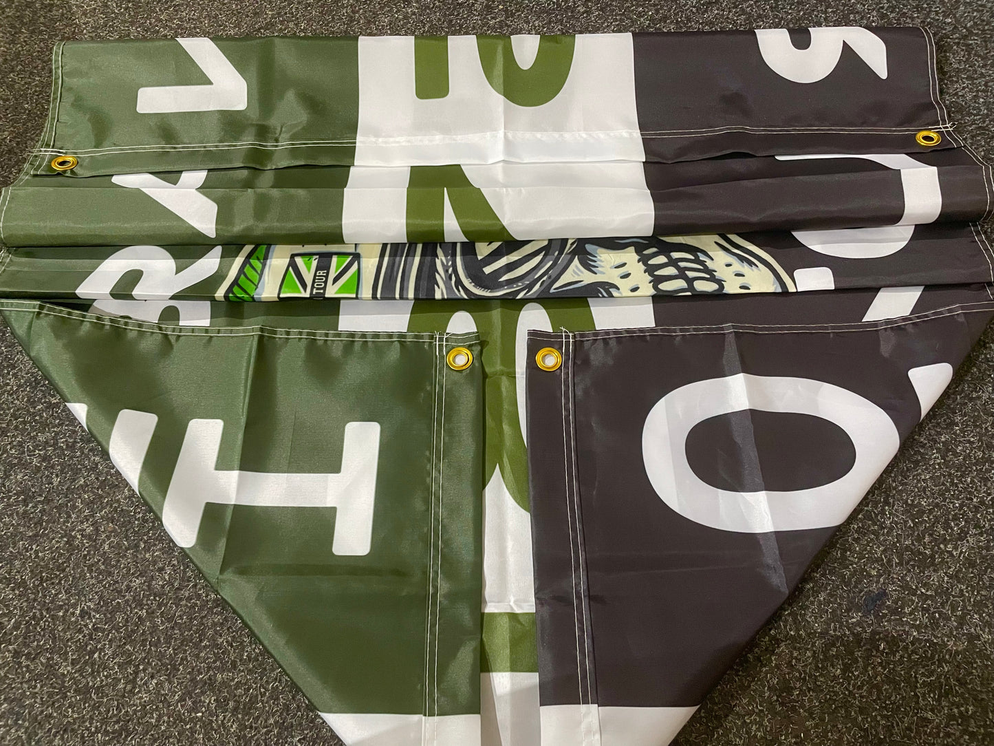 HIBERNIAN - HIBS MILLE MIGLIA SKULL FLAG HIB06