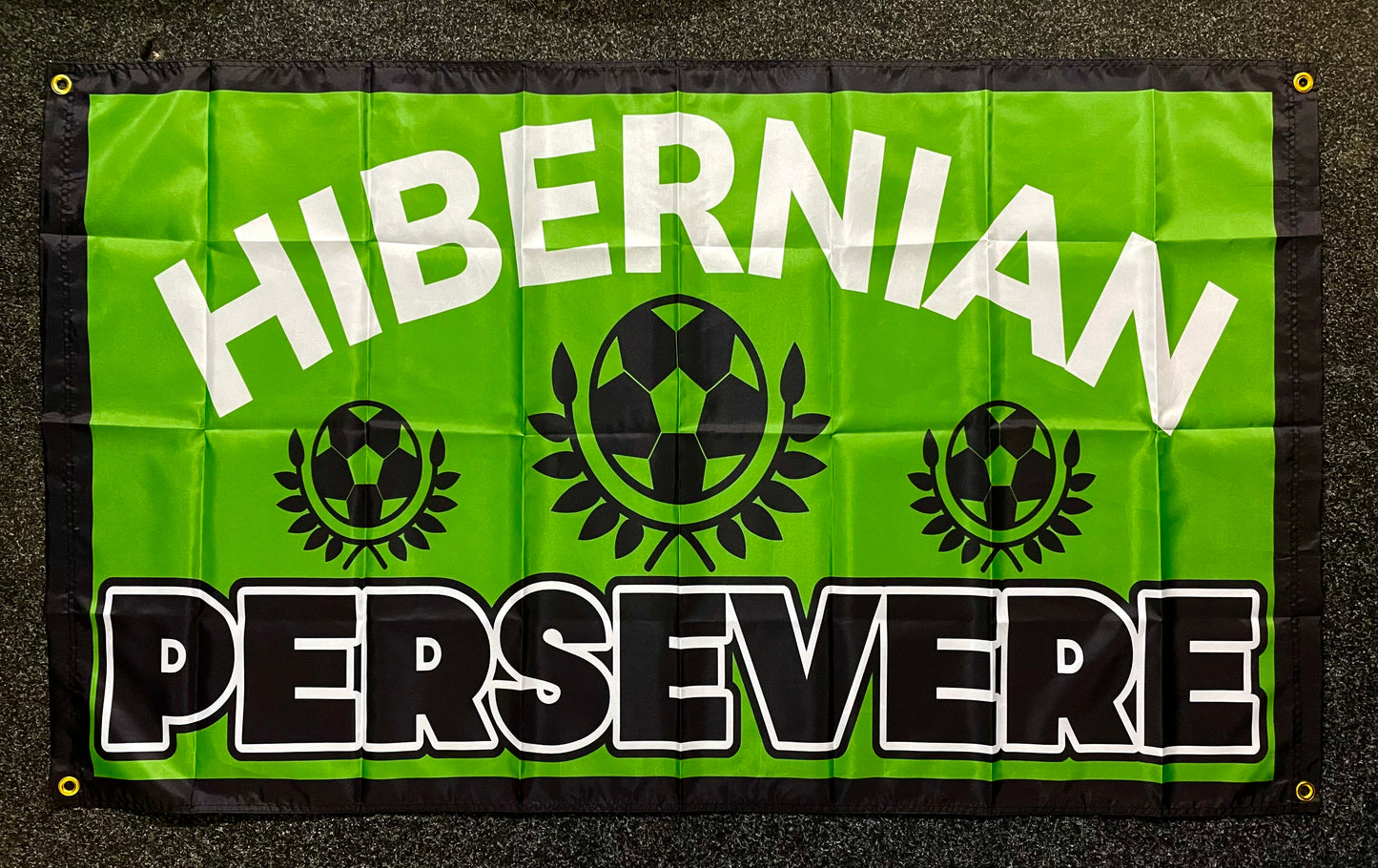 HIBERNIAN - PERSEVERE FLAG HIB08