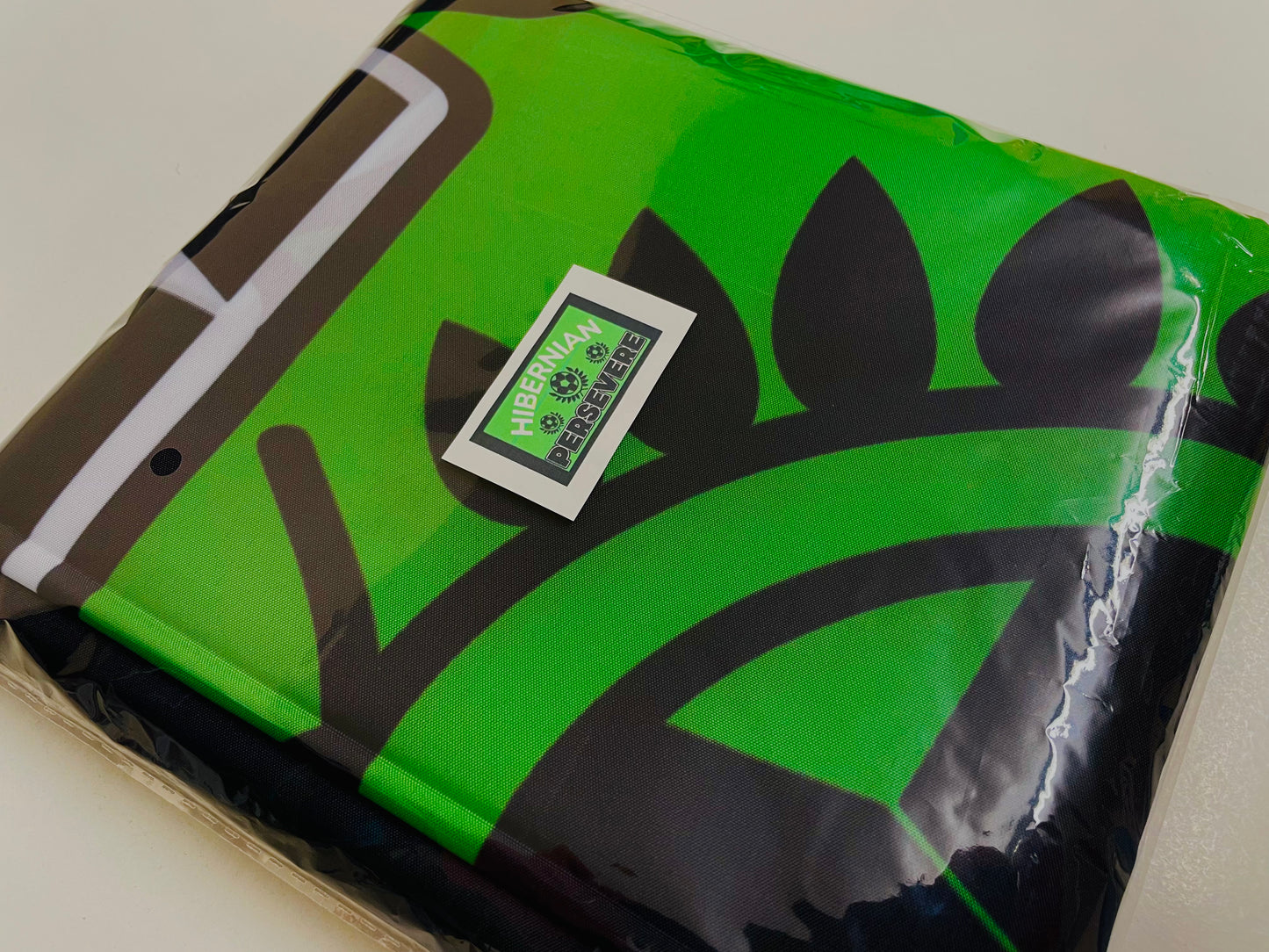 HIBERNIAN - PERSEVERE FLAG HIB08