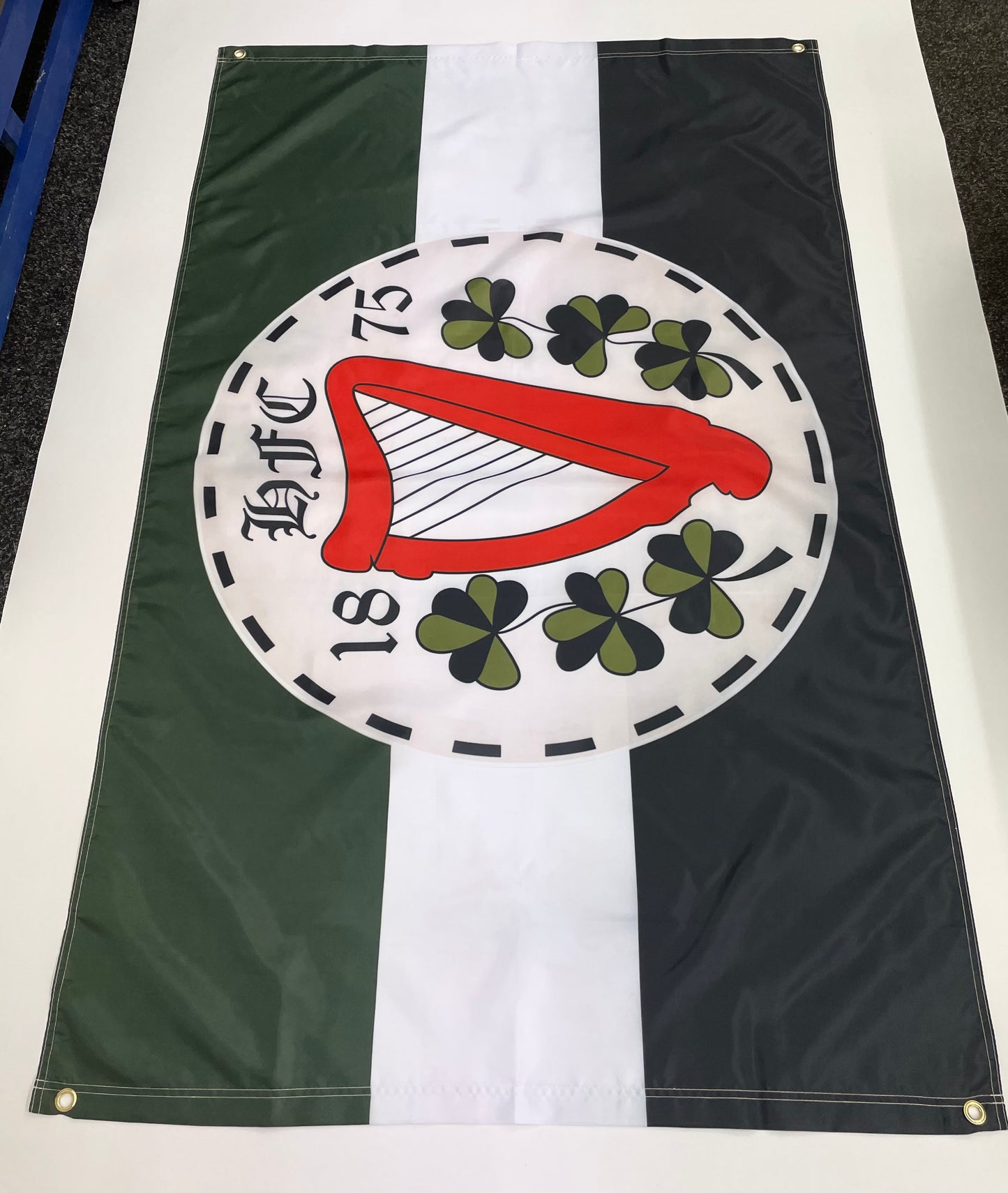 HIBERNIAN - RETRO HFC HARP FLAG (HIB02)