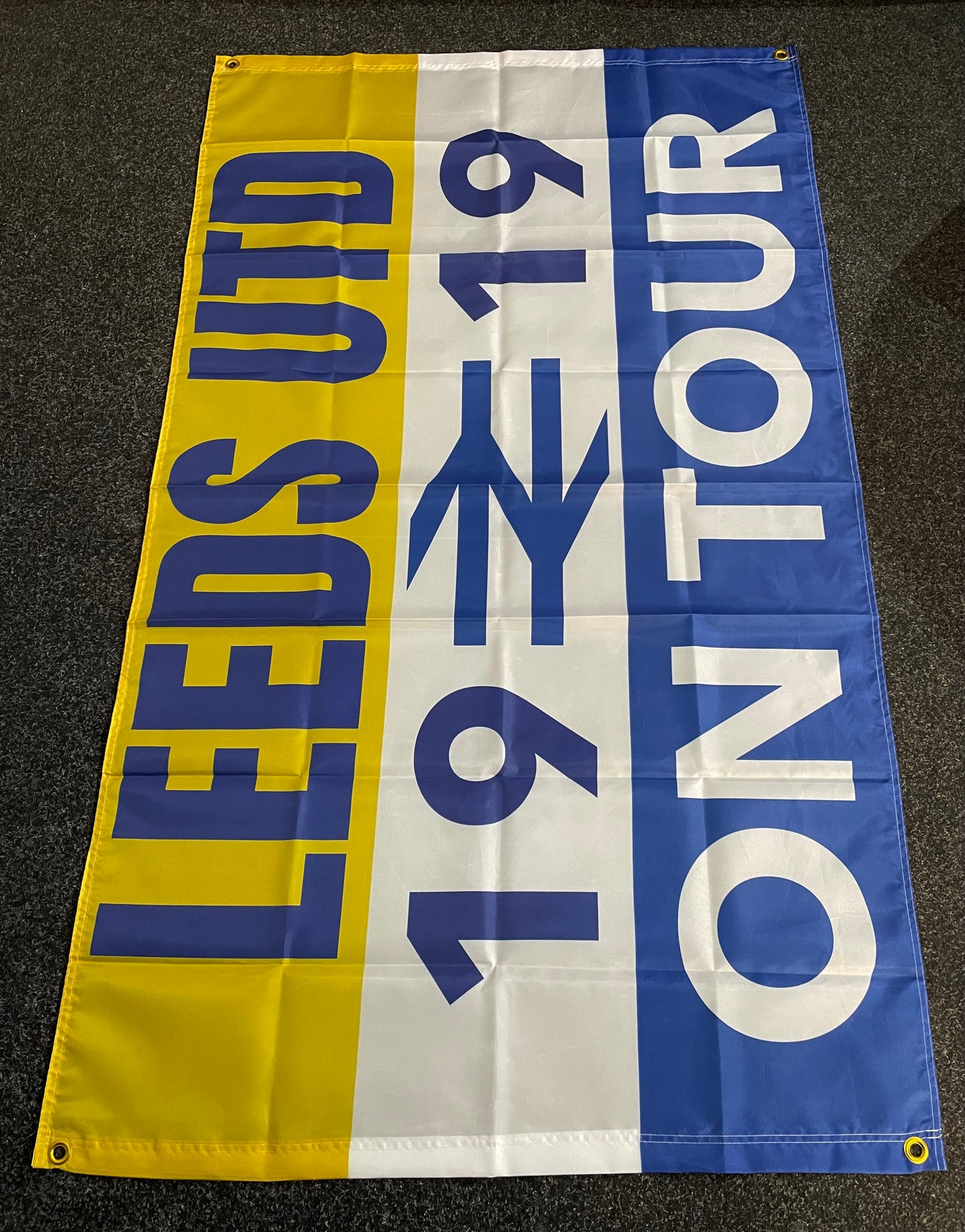 LEEDS - 'LEEDS ON TOUR 1919' FLAG (LU14)