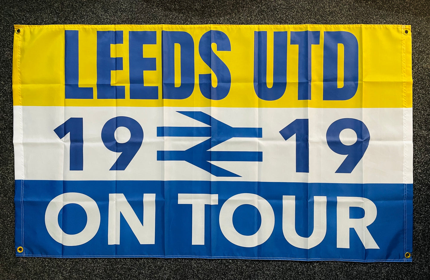 LEEDS - 'LEEDS ON TOUR 1919' FLAG (LU14)