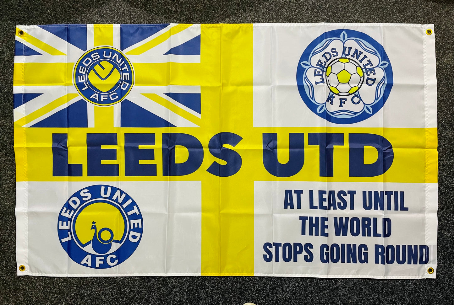 LEEDS - 'AT LEAST UNTIL' FLAG - WHITE (LU32)