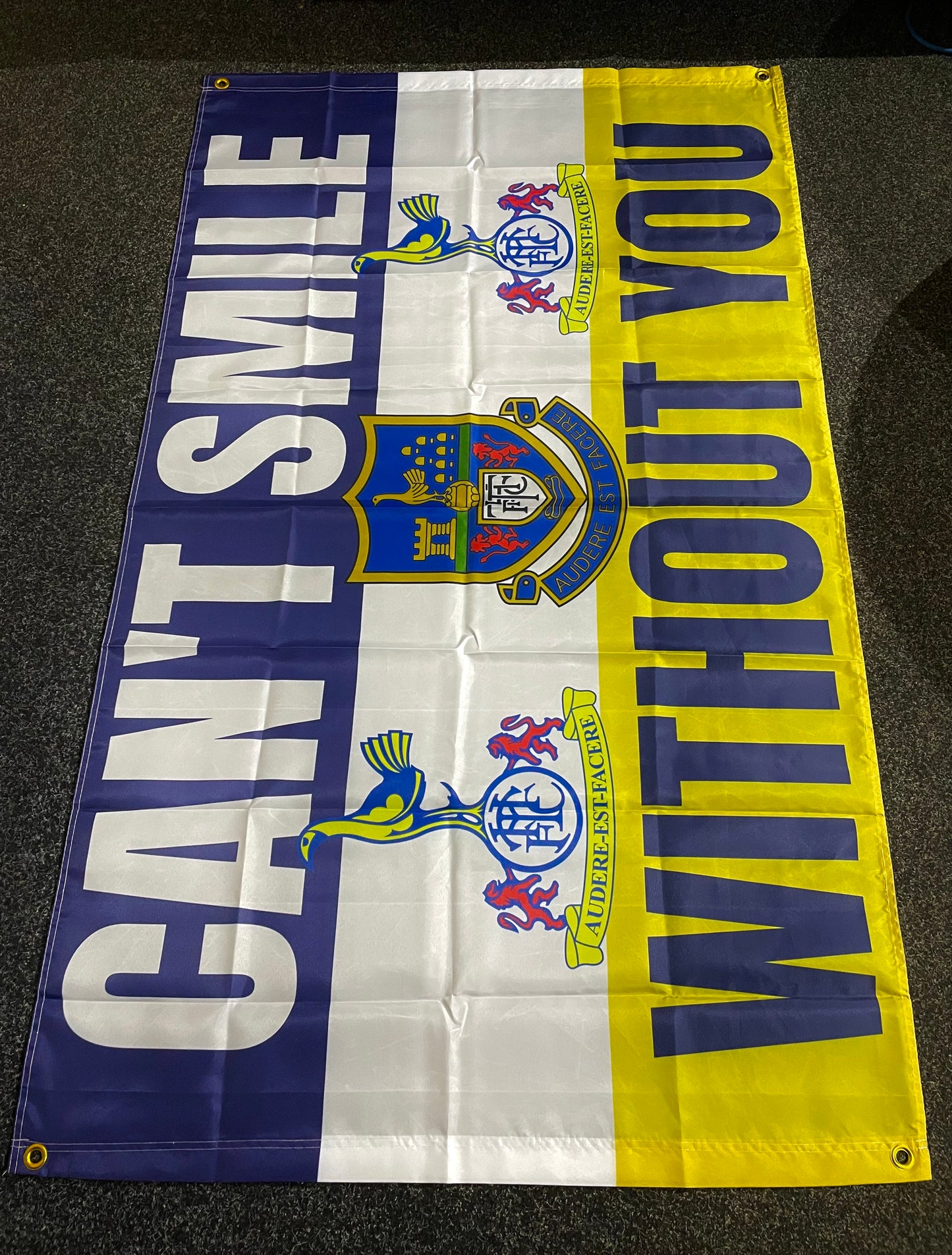 TOTTENHAM - CAN'T SMILE WITHOUT YOU FLAG (TOT22)