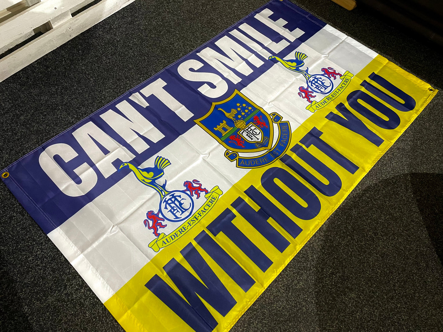 TOTTENHAM - CAN'T SMILE WITHOUT YOU FLAG (TOT22)