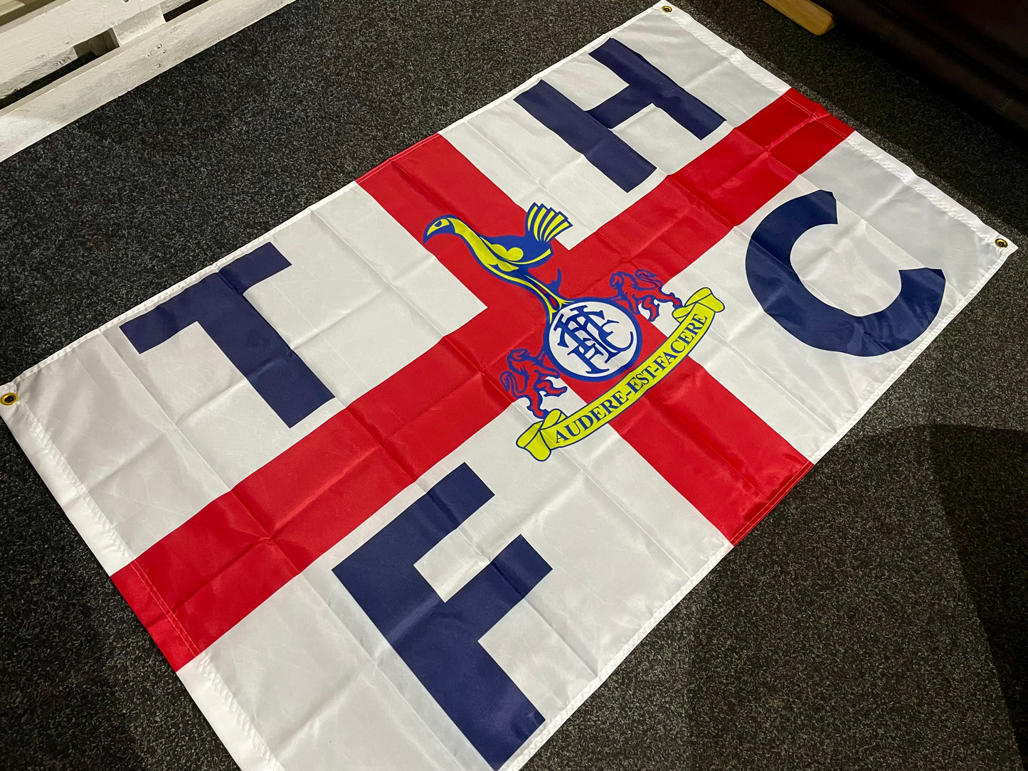 TOTTENHAM - THFC ST GEORGE FLAG #1 (TOT24)