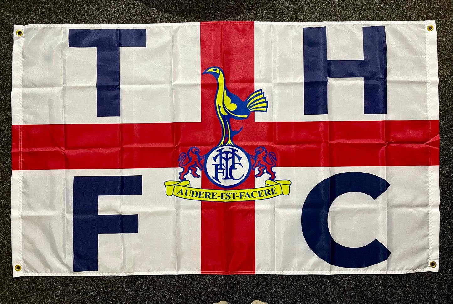 TOTTENHAM - THFC ST GEORGE FLAG #1 (TOT24)
