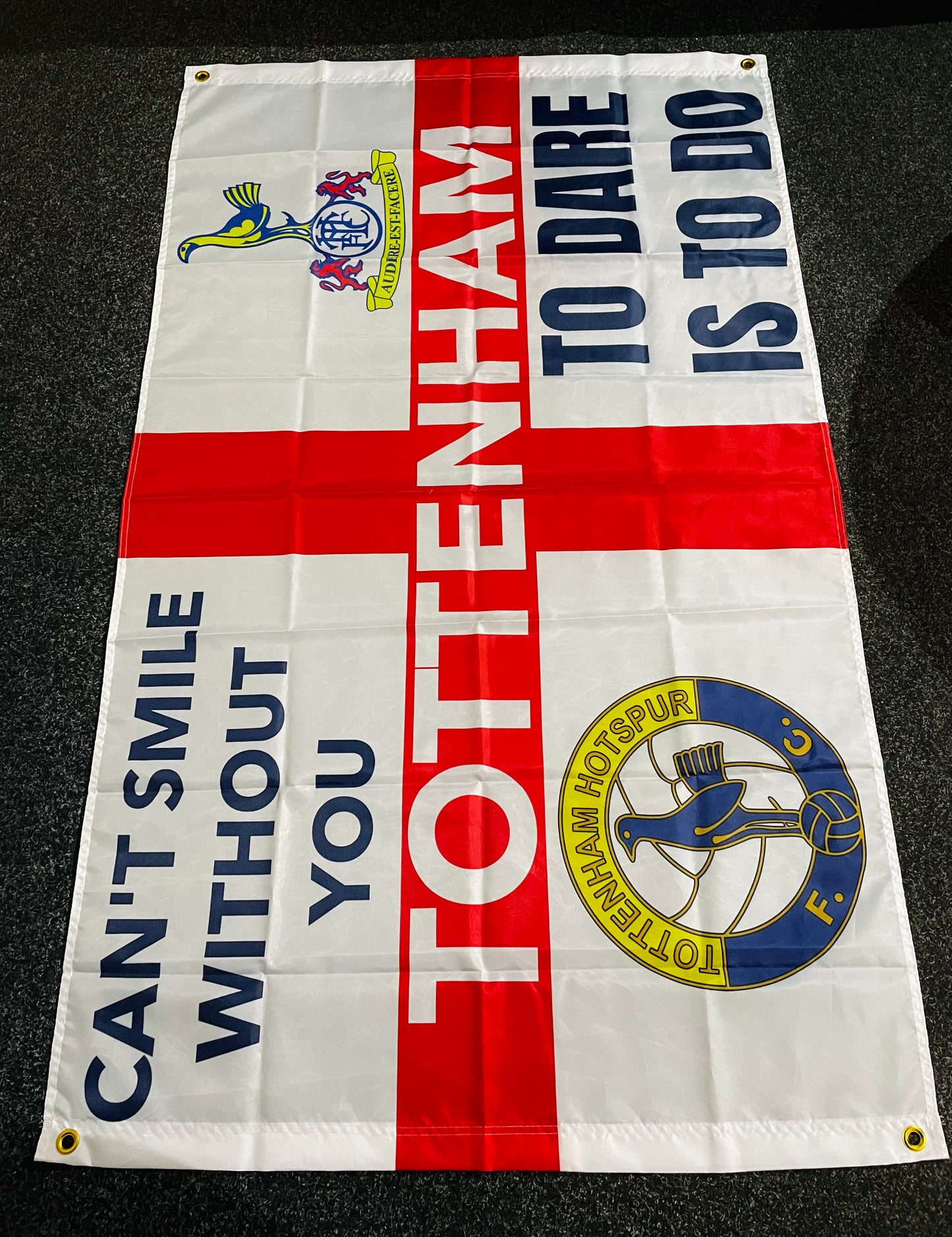 TOTTENHAM - CAN'T SMILE ST GEORGE FLAG (TOT27)