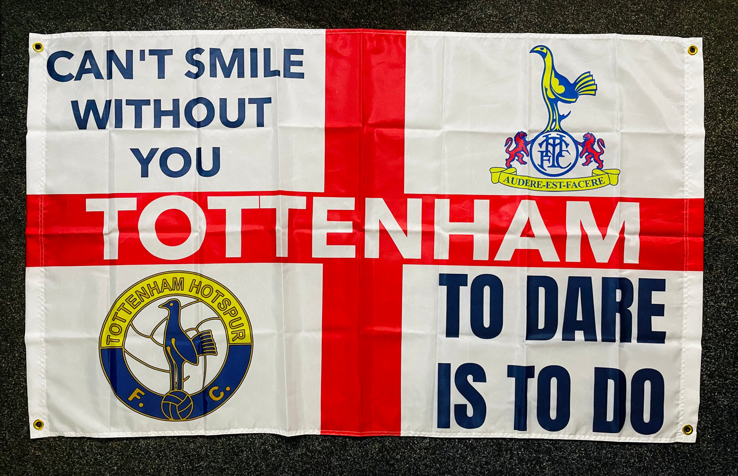 TOTTENHAM - CAN'T SMILE ST GEORGE FLAG (TOT27)