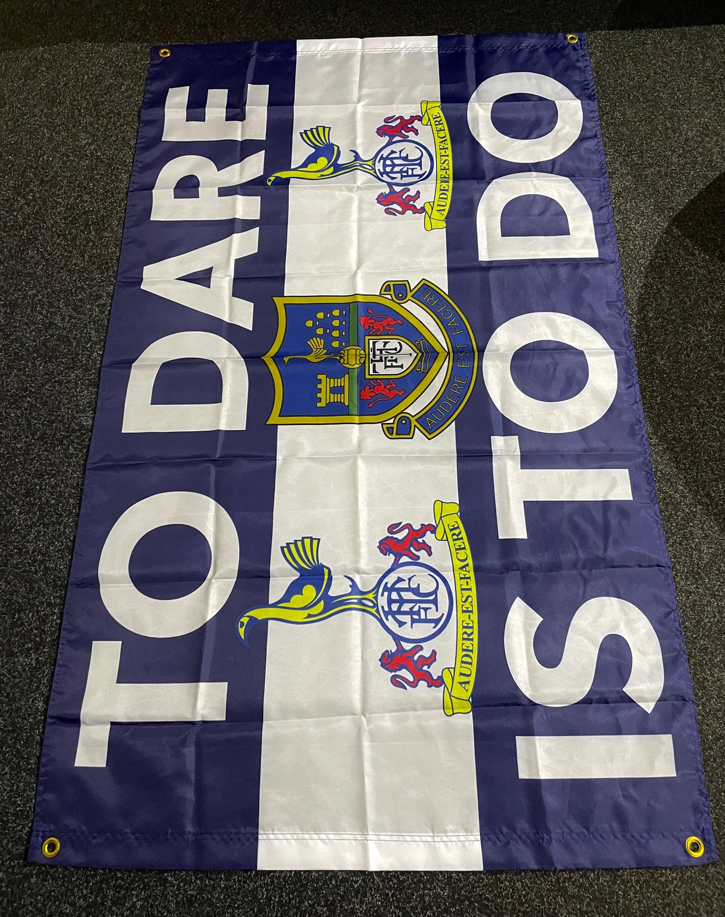 TOTTENHAM - TO DARE IS TO DO FLAG (TOT20)