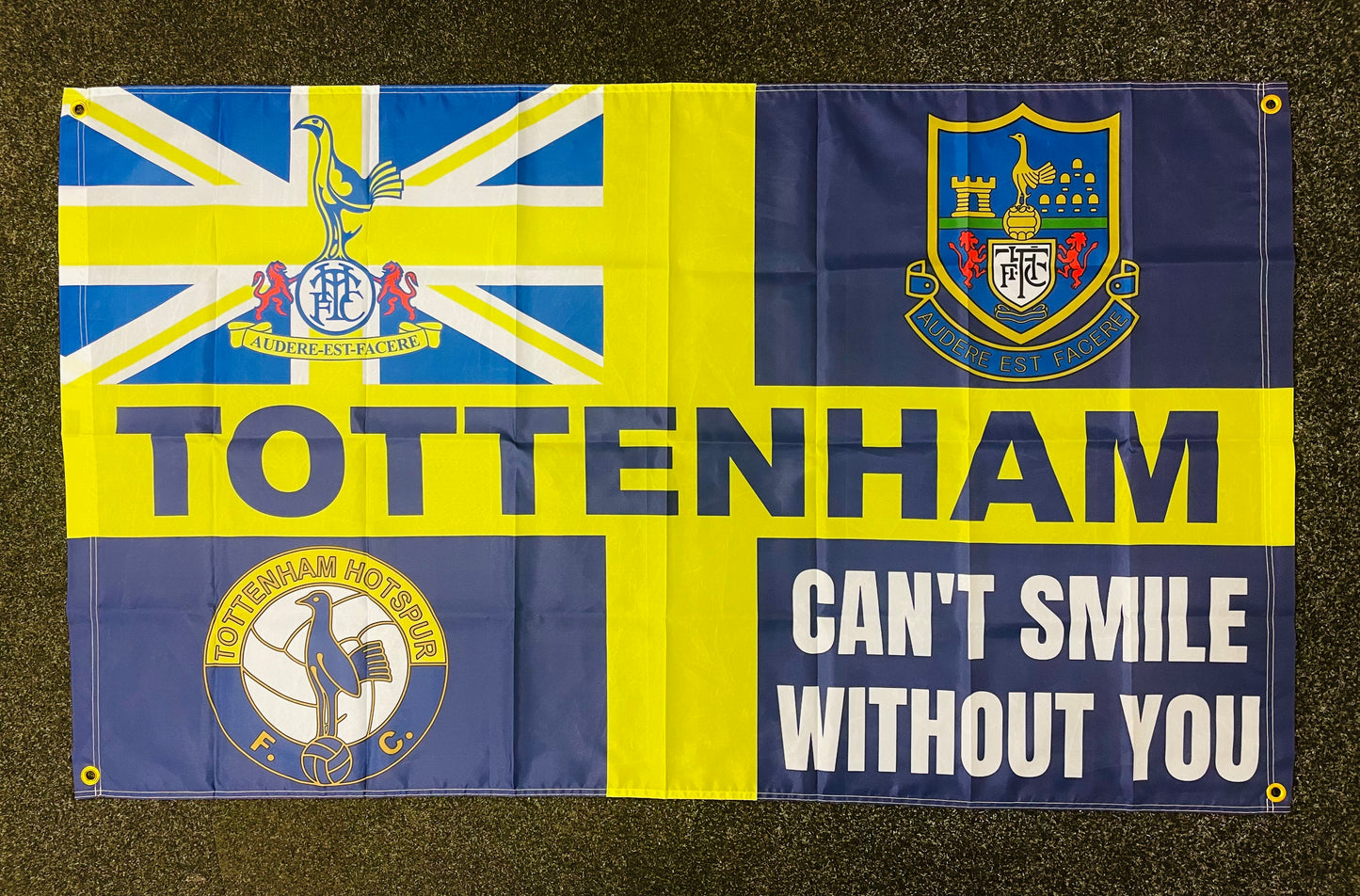TOTTENHAM - CAN'T SMILE FLAG - NAVY BLUE (TOT09)