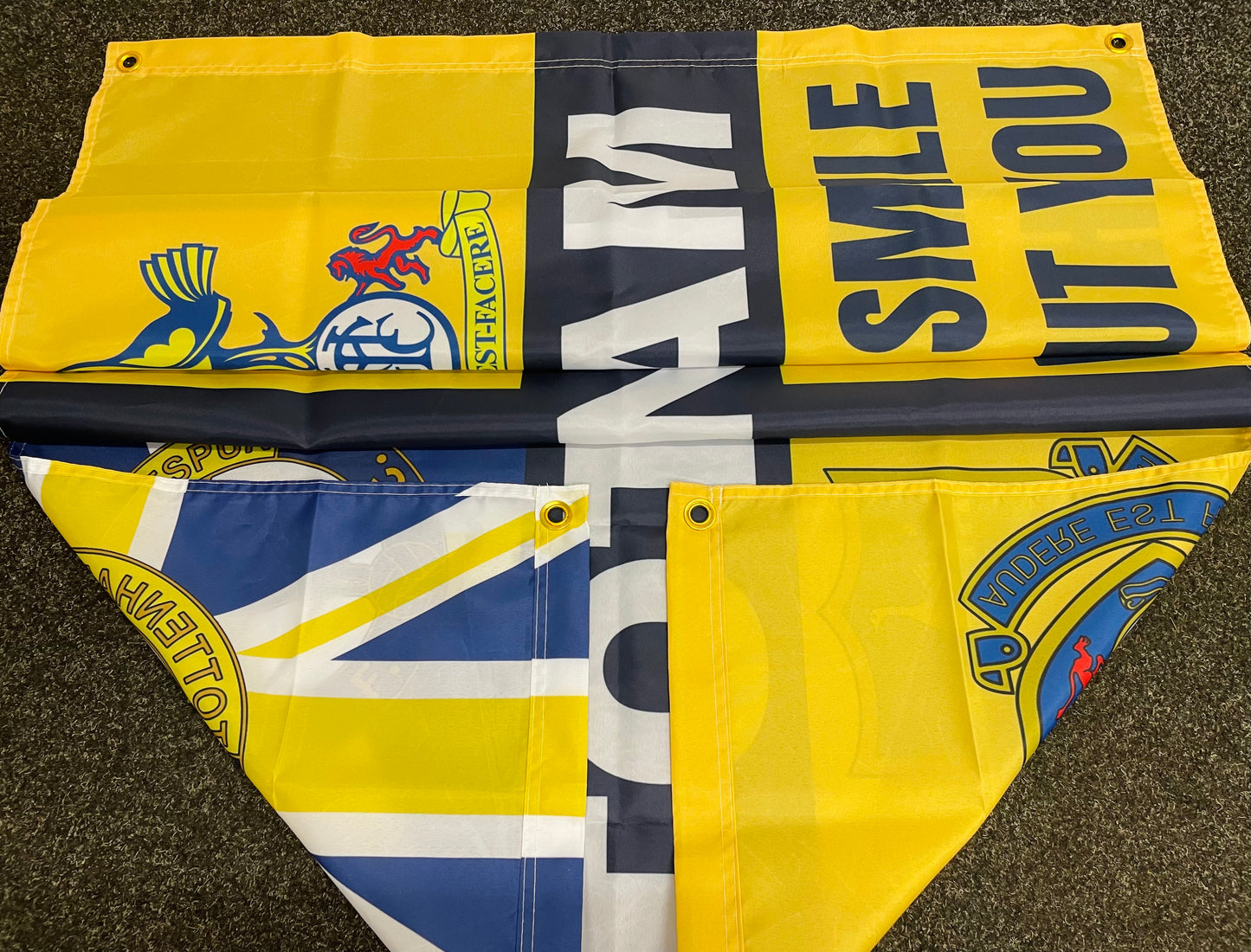 TOTTENHAM - CAN'T SMILE FLAG - YELLOW (TOT08)