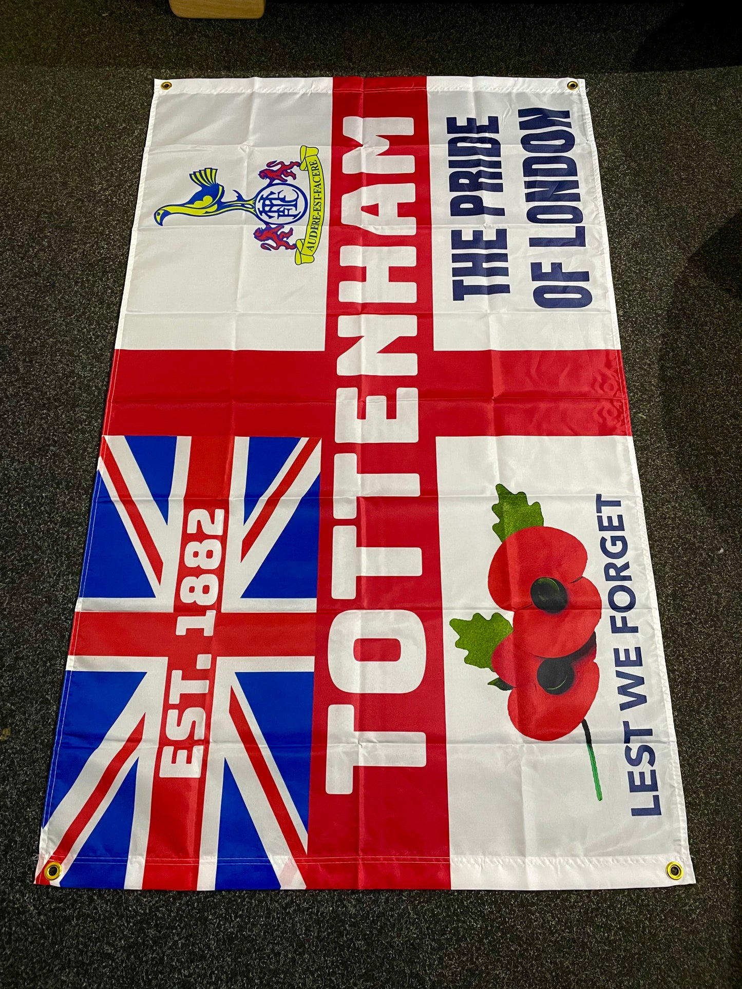 TOTTENHAM - PRIDE OF LONDON FLAG (TOT06)