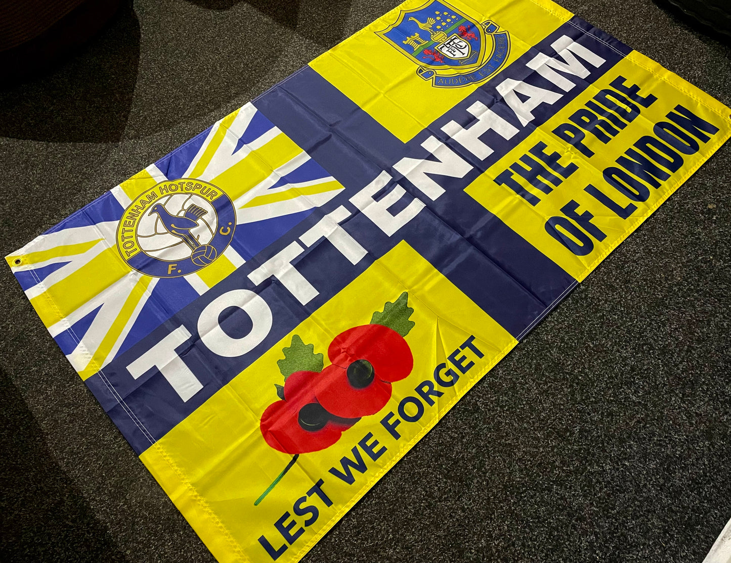 TOTTENHAM - PRIDE OF LONDON FLAG - YELLOW (TOT05)