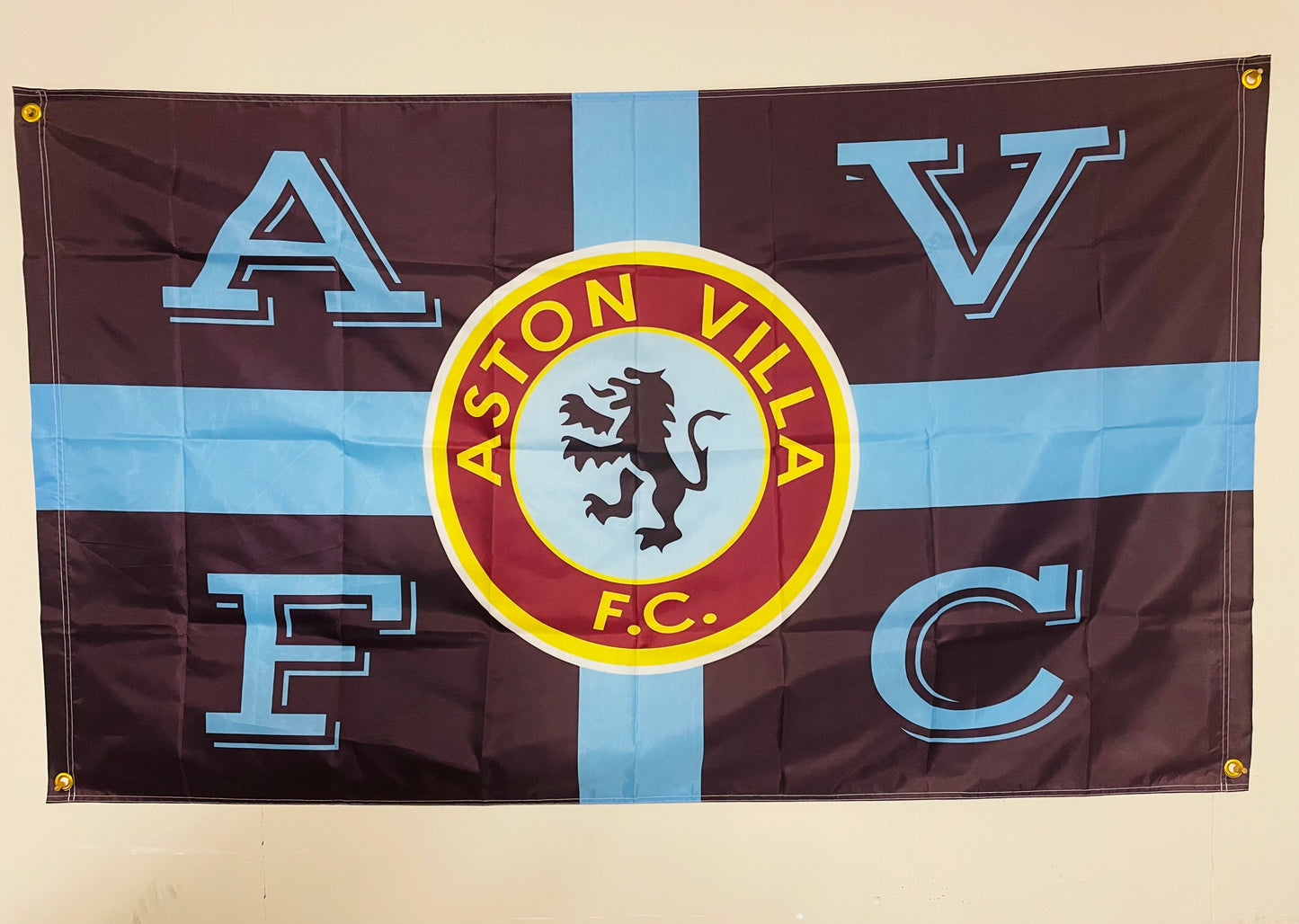 VILLA - 'RETRO VILLA BADGE ST GEORGE' FLAG CLARET (VIL04)