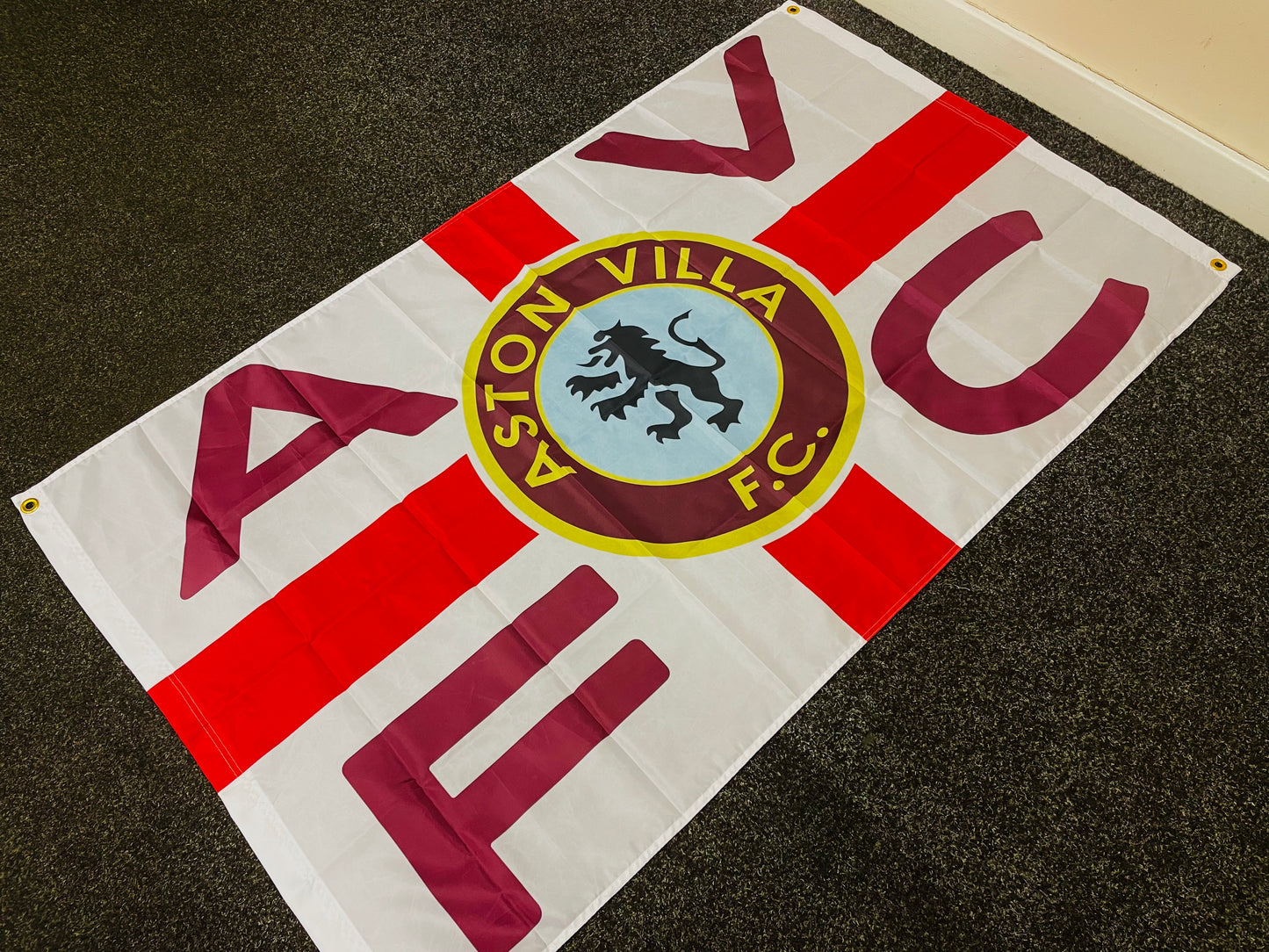 VILLA - 'RETRO VILLA BADGE ST GEORGE' FLAG (VIL08)