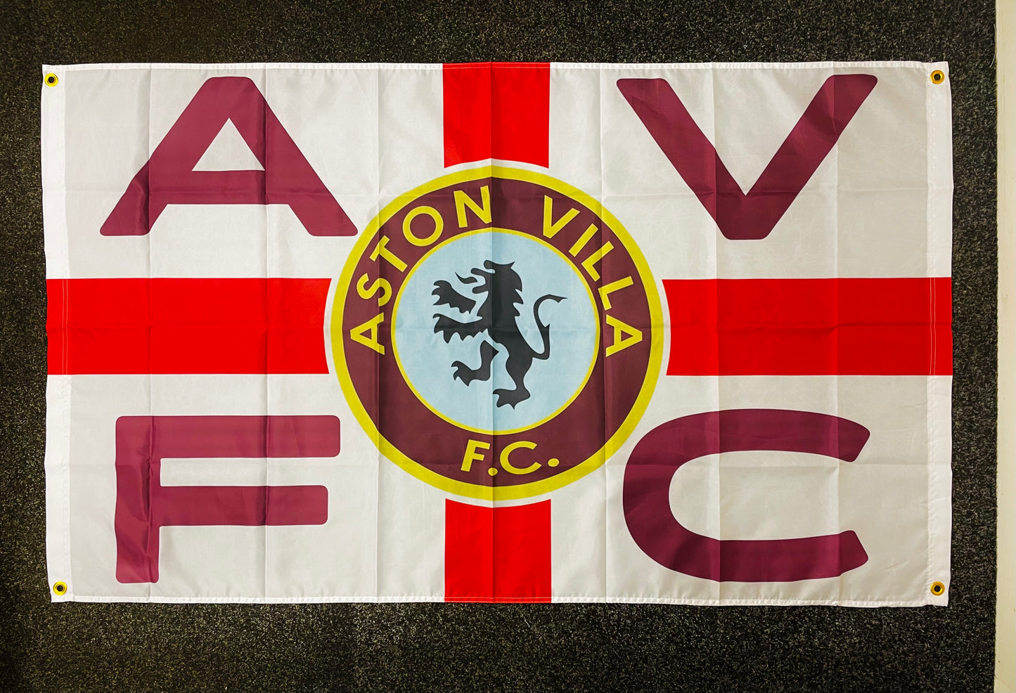 VILLA - 'RETRO VILLA BADGE ST GEORGE' FLAG (VIL08)