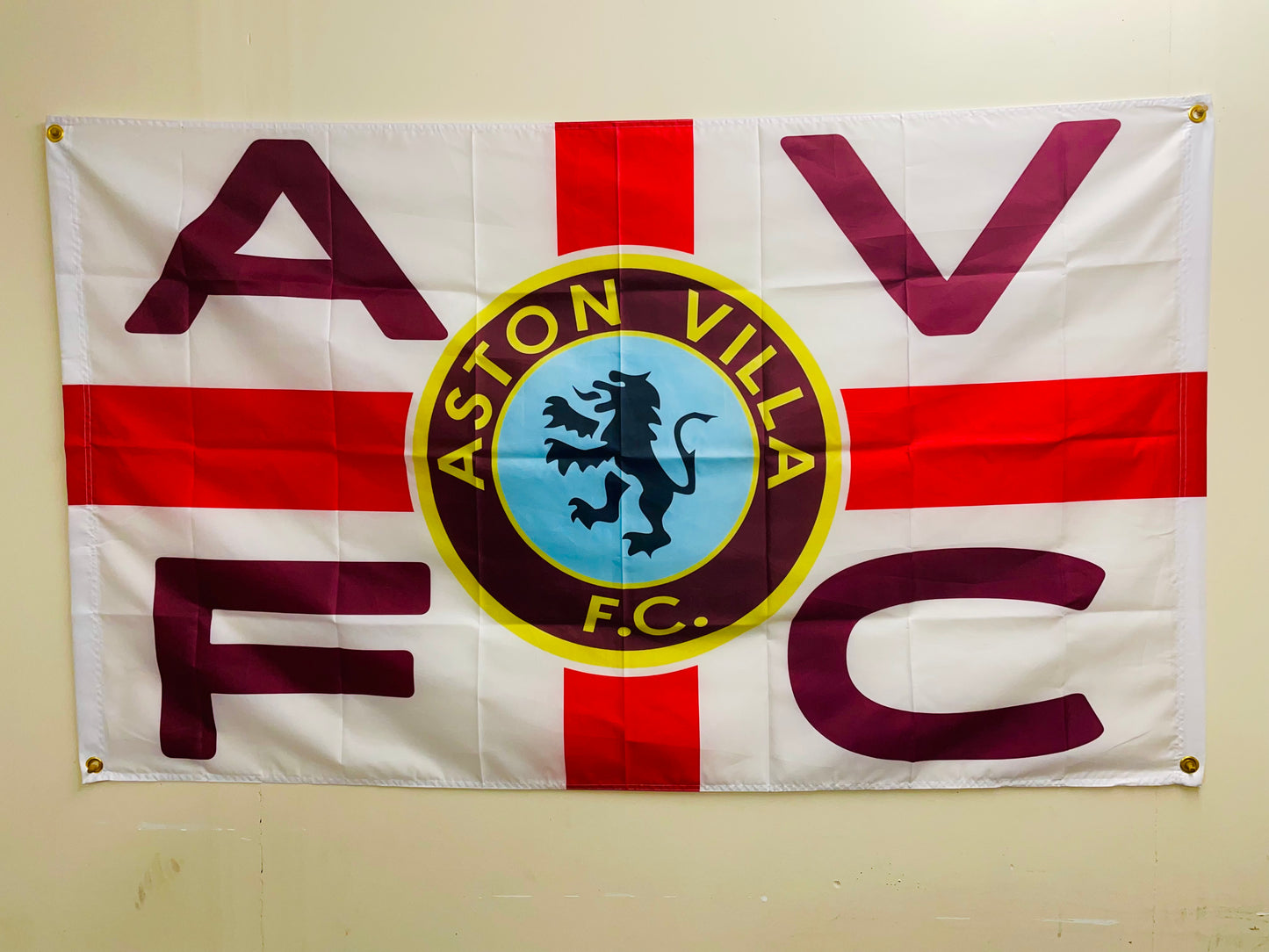 VILLA - 'RETRO VILLA BADGE ST GEORGE' FLAG (VIL08)