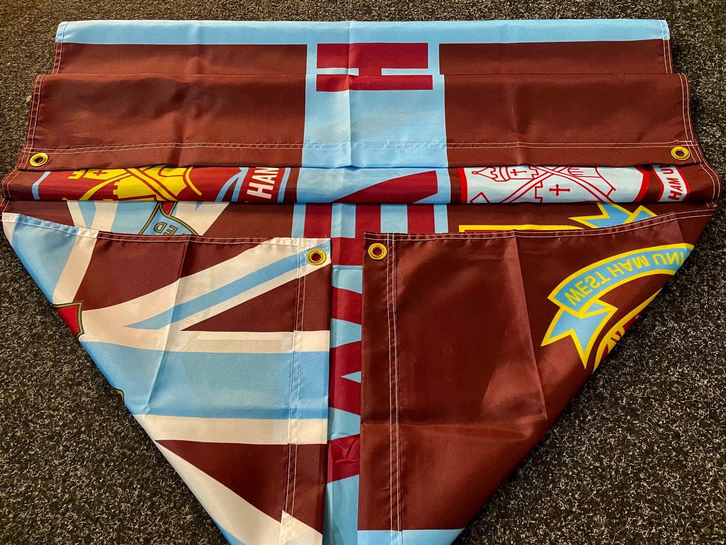 WEST HAM - 'RETRO BADGES CLASSIC' FLAG CLARET (WES02)
