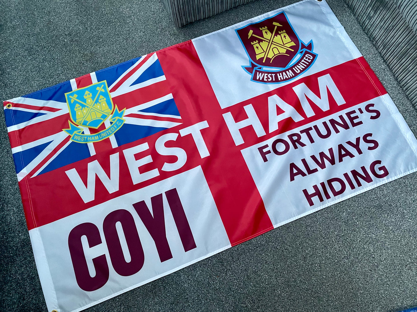 WEST HAM - 'FORTUNE'S ALWAYS HIDING' FLAG (WES26)