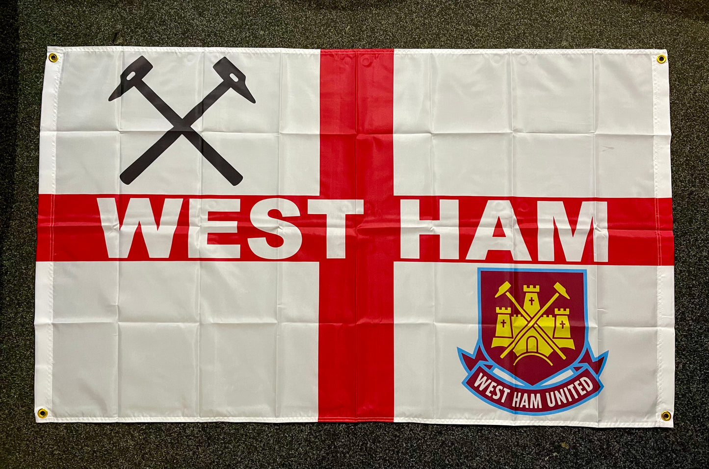 WEST HAM - 'RETRO BADGES ST GEORGE' FLAG (WES01)