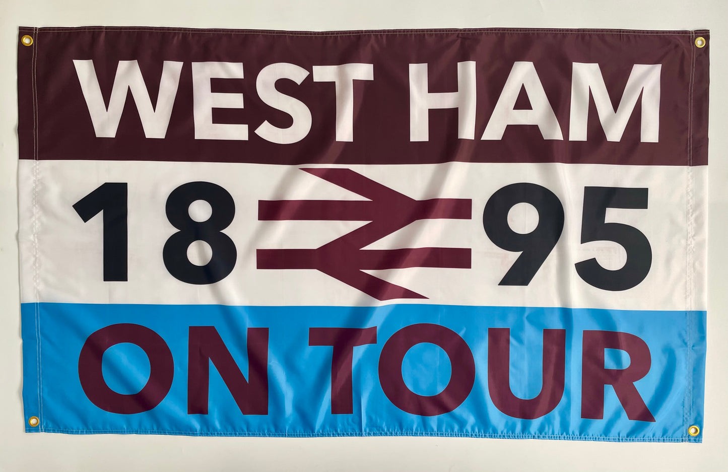WEST HAM - 'ON TOUR 1895' FLAG (WES08)